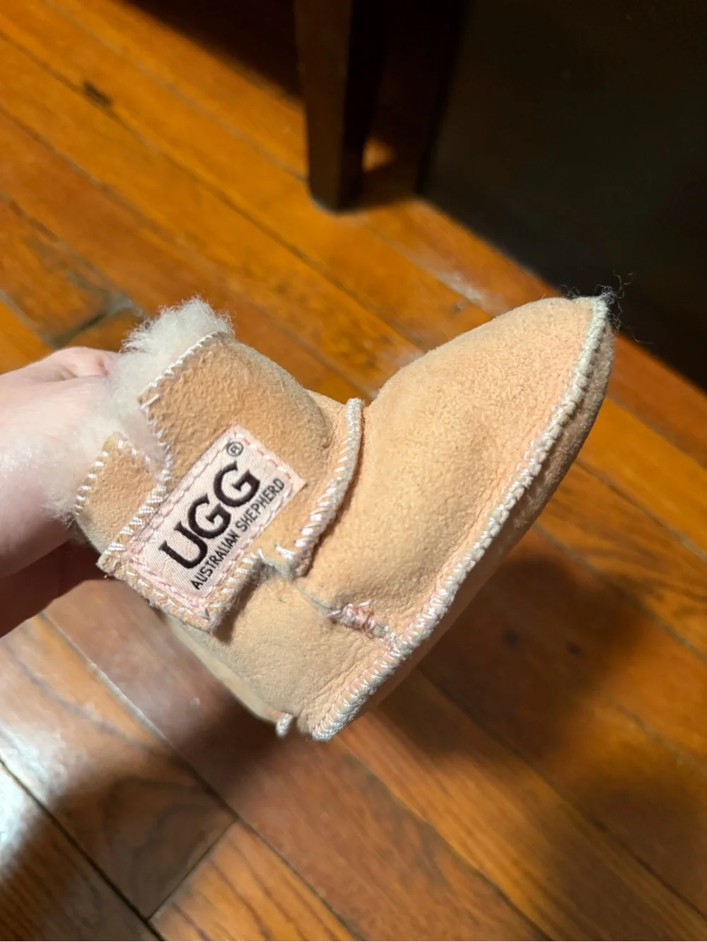 Baby Ugg slippers M
